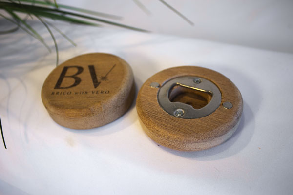 Deuxième image pour Décapsuleur Logo