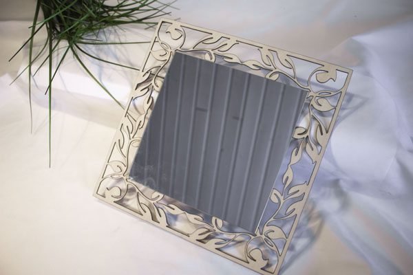 Image principale de Miroir feuilles